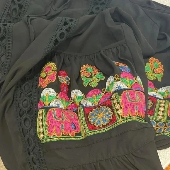 VAVA by Joy Han GABI Open/Cold Shoulder Dress Med with embroidered elephants - Picture 8 of 9